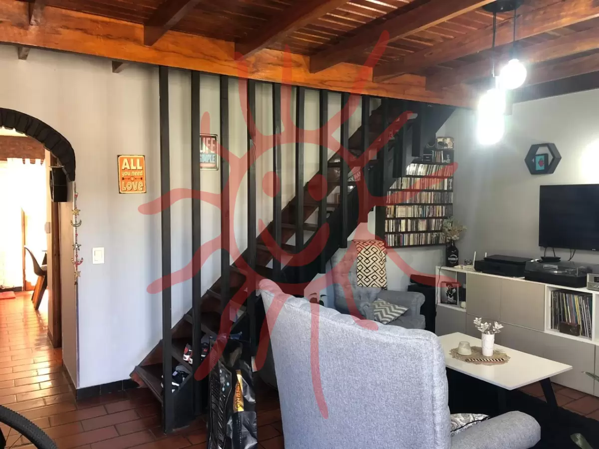 Foto del frente de la unidad clave 100